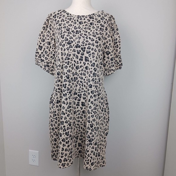 Love Riche dress Leopard Size Medium with Pockets - Picture 1 of 9